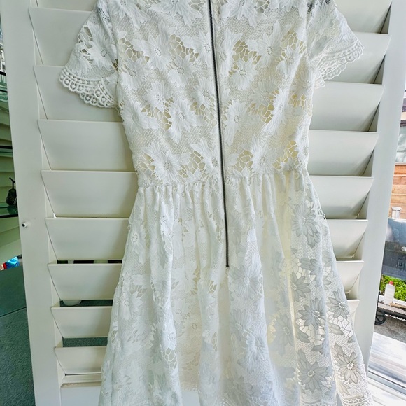 Alice + Olivia Karen Lace Mini Dress size 8 - Picture 10 of 11